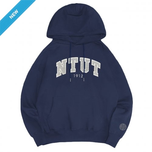 【2025新品上市】NTUT立體毛巾繡落肩帽T_經典藍 【2025新品上市】NTUT立體毛巾繡落肩帽T_經典藍