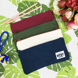 【團購商品，10個起做】NTUT美式大字簡約生活布標帆布筆袋_米白/深藍/深綠/酒紅