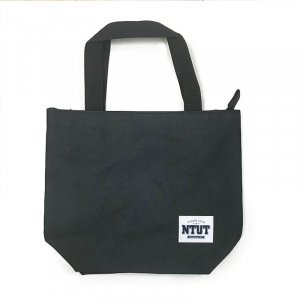 【團購商品，10個起做】NTUT美式大字簡約生活布標輕巧帆布手提袋_黑